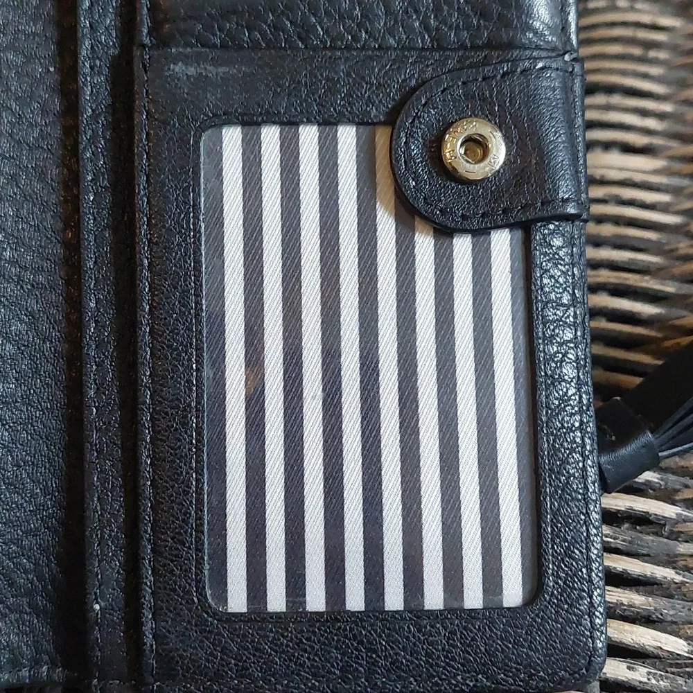 Kate Spade Leather Wallet *Final Price* - Picture 6 of 16